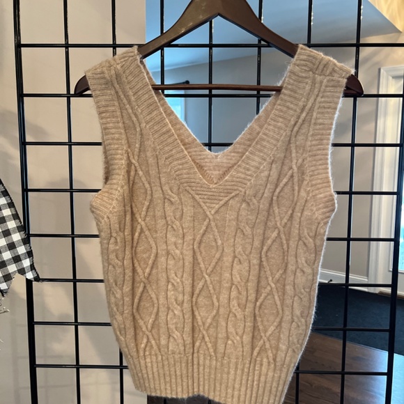 Clothes - Picture 11 of 13